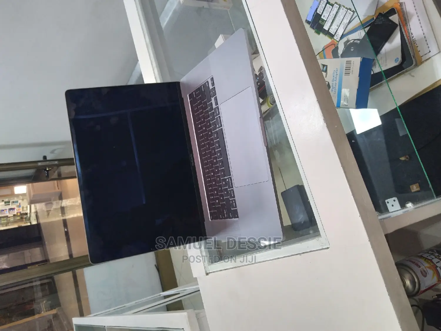 New Laptop Apple MacBook Pro 2019 16GB Intel Core I7 SSD 512GB