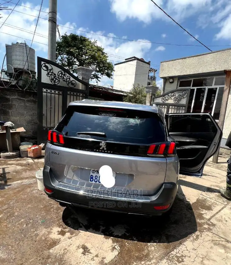 Peugeot 5008 2022 Silver