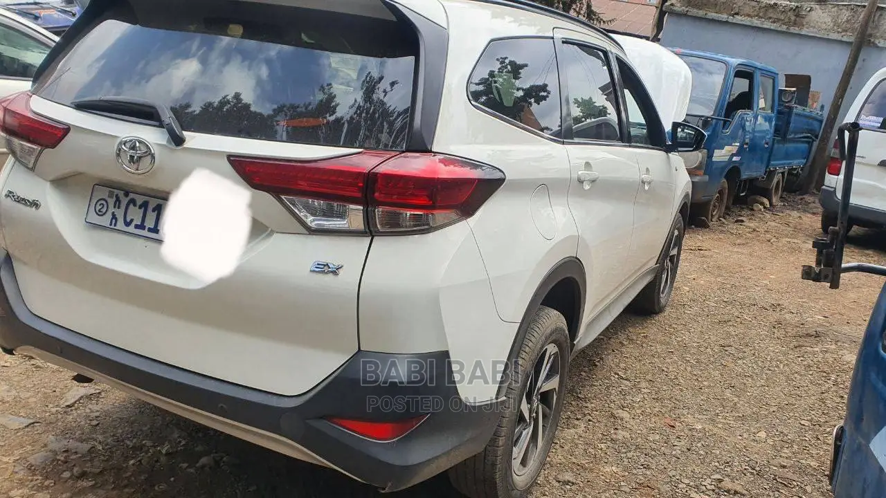 Toyota Rush 2021 White