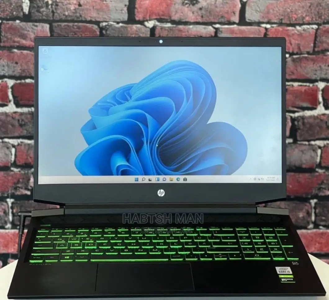 New Laptop HP Pavilion 15 8GB Intel Core I5 SSD 256GB