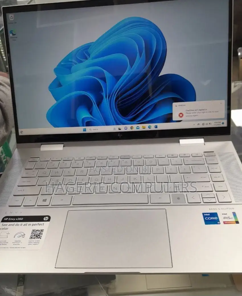 New Laptop HP Envy X360 8GB Intel Core I5 SSD 256GB