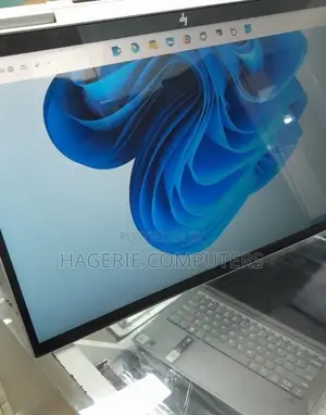 New Laptop HP Envy X360 8GB Intel Core I5 SSD 256GB