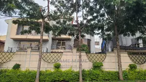 5bdrm House in Addis Abeba, Bole for sale