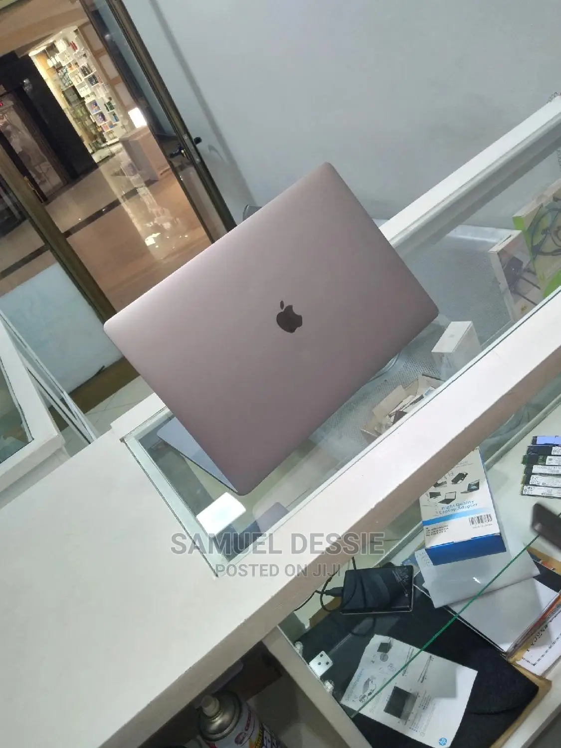 New Laptop Apple MacBook Pro 2019 16GB Intel Core I7 SSD 512GB