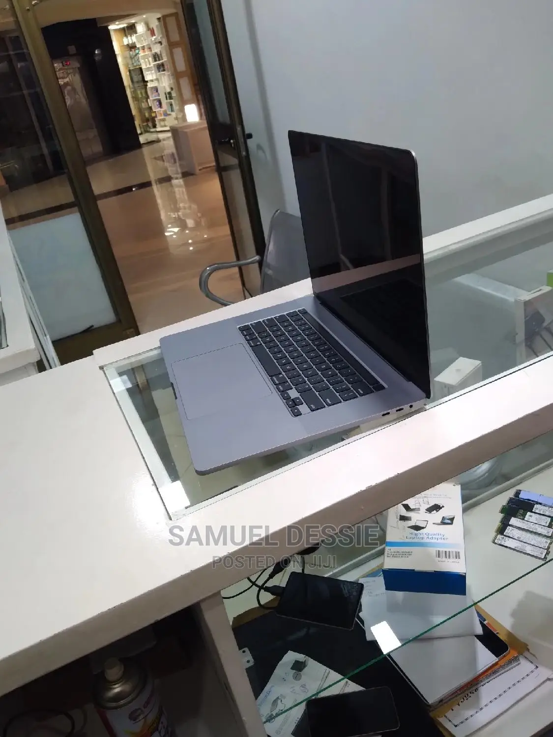 New Laptop Apple MacBook Pro 2019 16GB Intel Core I7 SSD 512GB