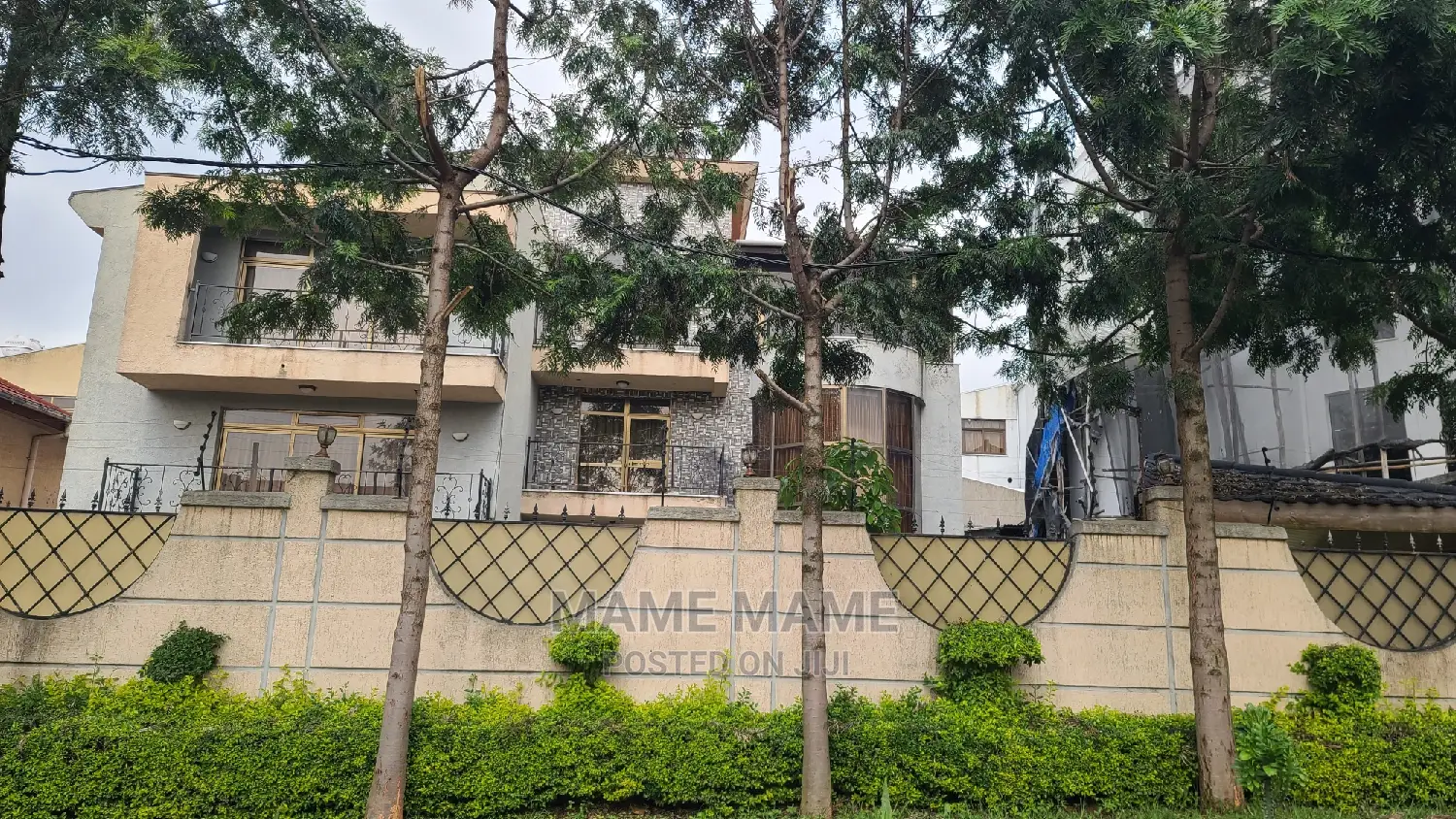 5bdrm House in Addis Abeba, Bole for sale