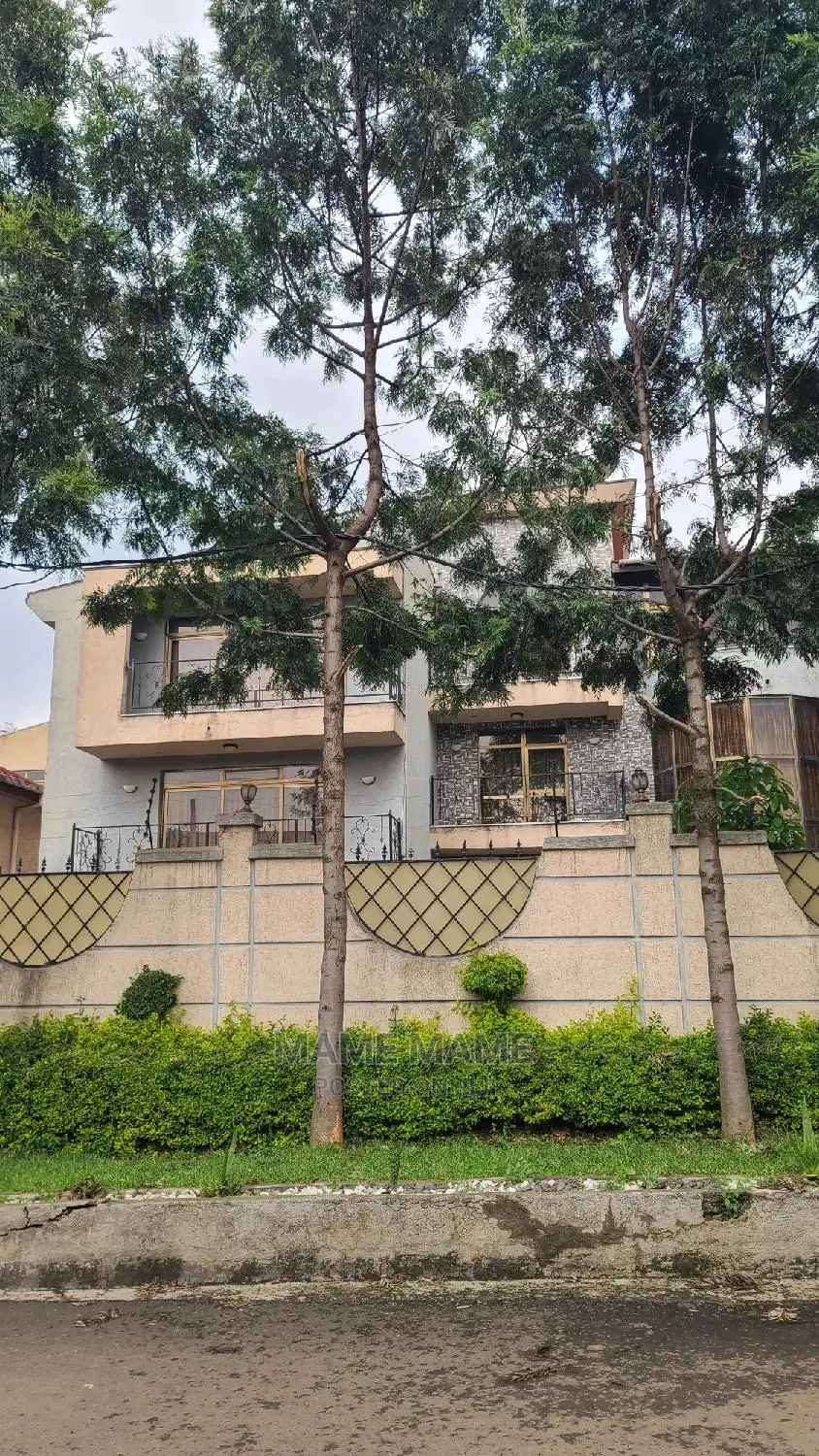 5bdrm House in Addis Abeba, Bole for sale