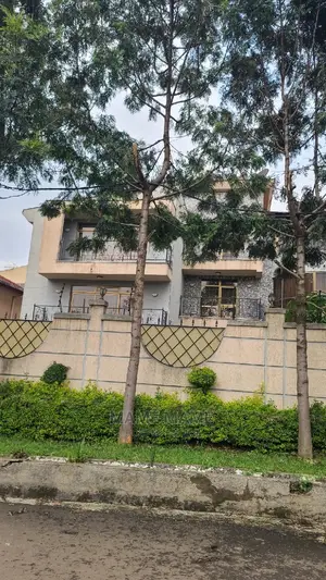 5bdrm House in Addis Abeba, Bole for sale