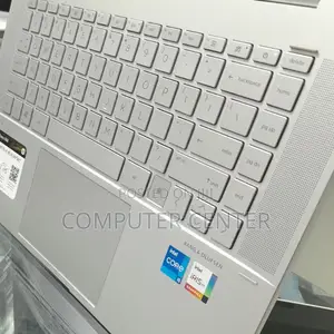 New Laptop HP Envy X360 8GB Intel Core I5 SSD 256GB