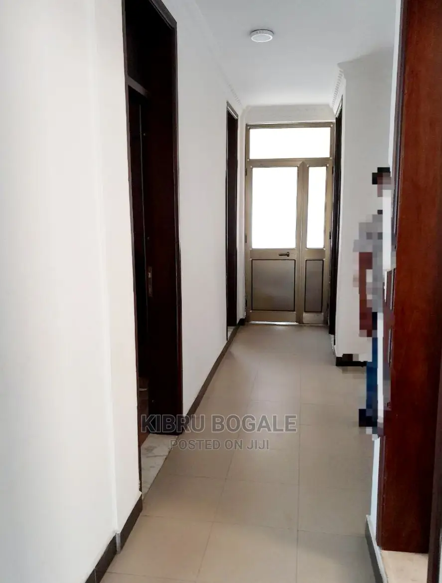 9bdrm House in Samit, Bole for sale