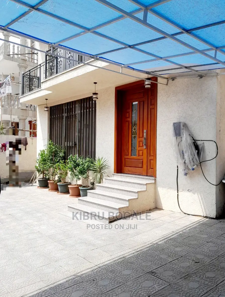 9bdrm House in Samit, Bole for sale