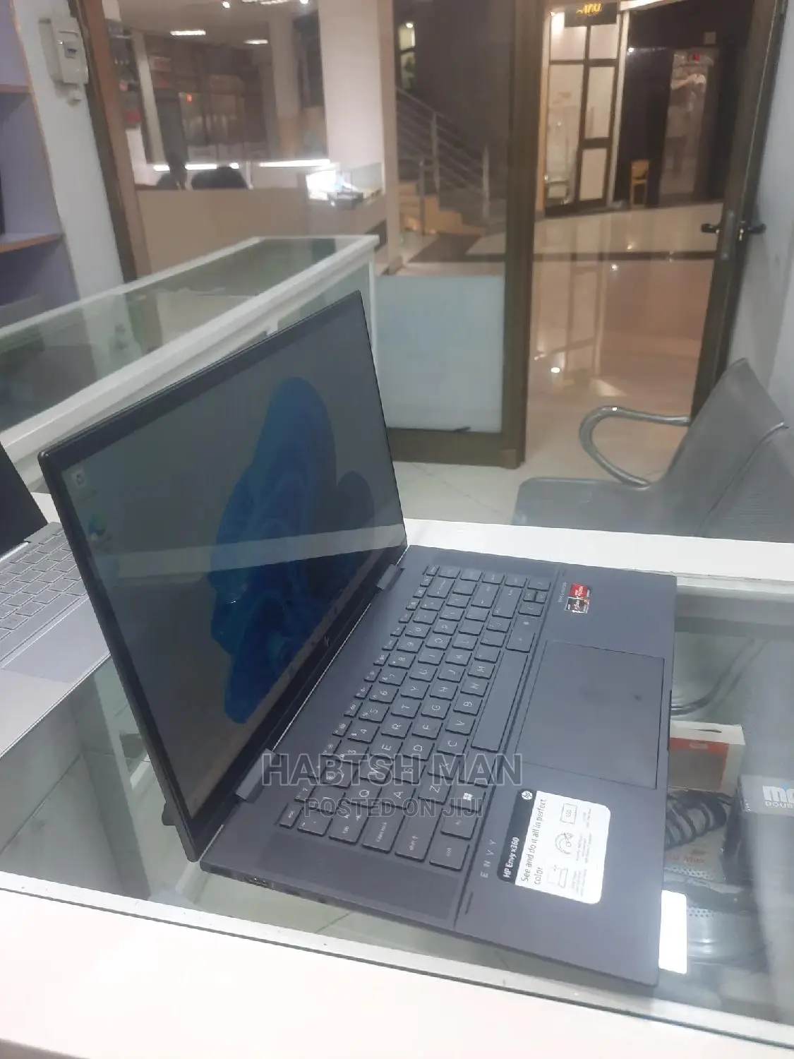 New Laptop HP Envy X360 16GB AMD Ryzen 7 SSD 512GB