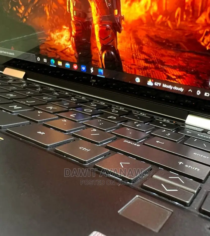 New Laptop HP Spectra 13 8GB Intel Core I7 SSD 1T