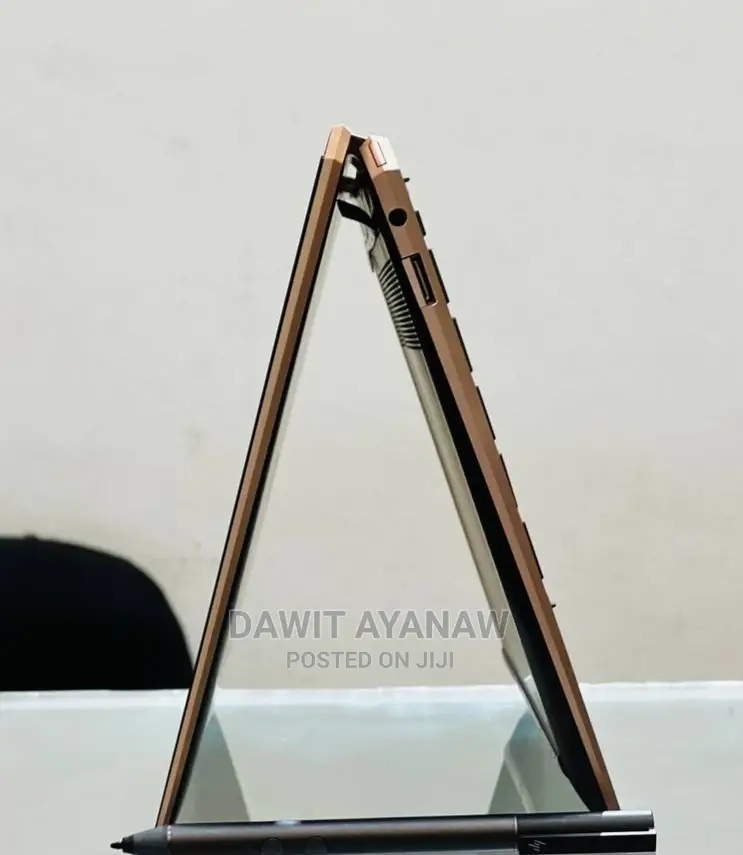 New Laptop HP Spectra 13 8GB Intel Core I7 SSD 1T