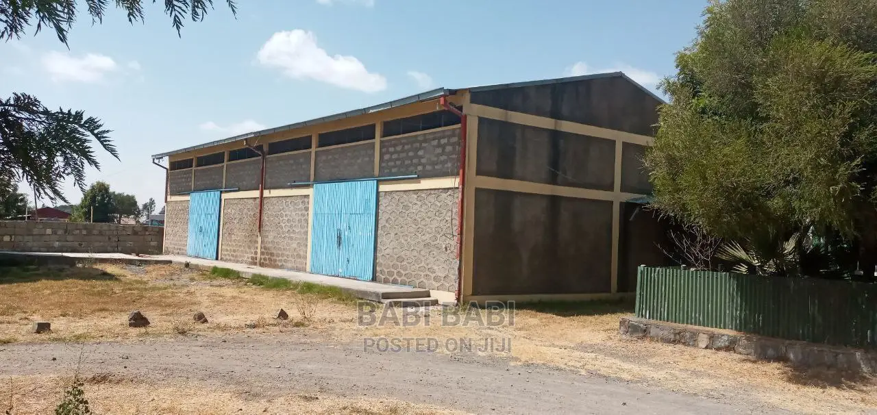 ለሽያጭ የወጣ 5000ካሬ 2-መጋዘን አስቸኳይ