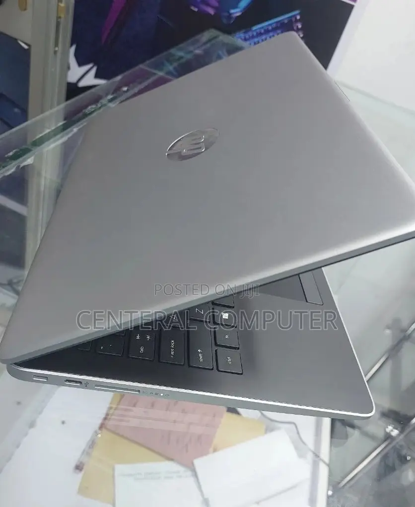New Laptop HP 16GB AMD Ryzen 3 SSD 512GB