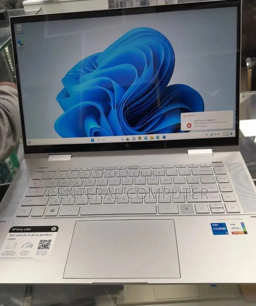 New Laptop HP Envy X360 8GB Intel Core I5 SSD 256GB
