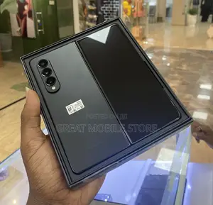 Photo - New Samsung Galaxy Z Fold4 256 GB Black