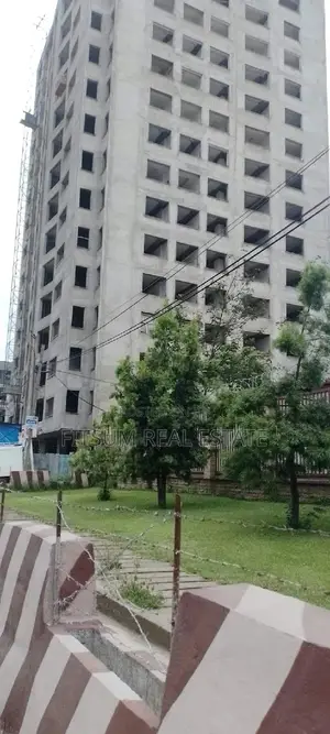 3bdrm Apartment in Palm Realtor, Bole for sale