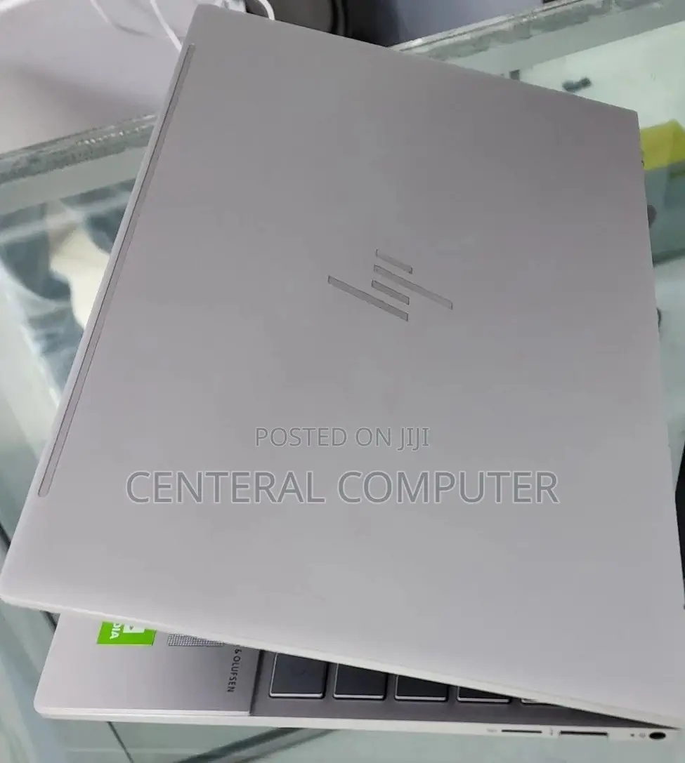 New Laptop HP Envy X360 8GB Intel Core I7 SSD 512GB