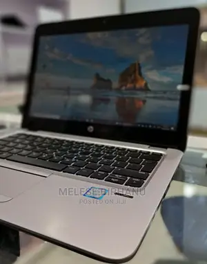 Photo - New Laptop HP EliteBook 820 G3 8GB Intel Core I5 SSD 256GB