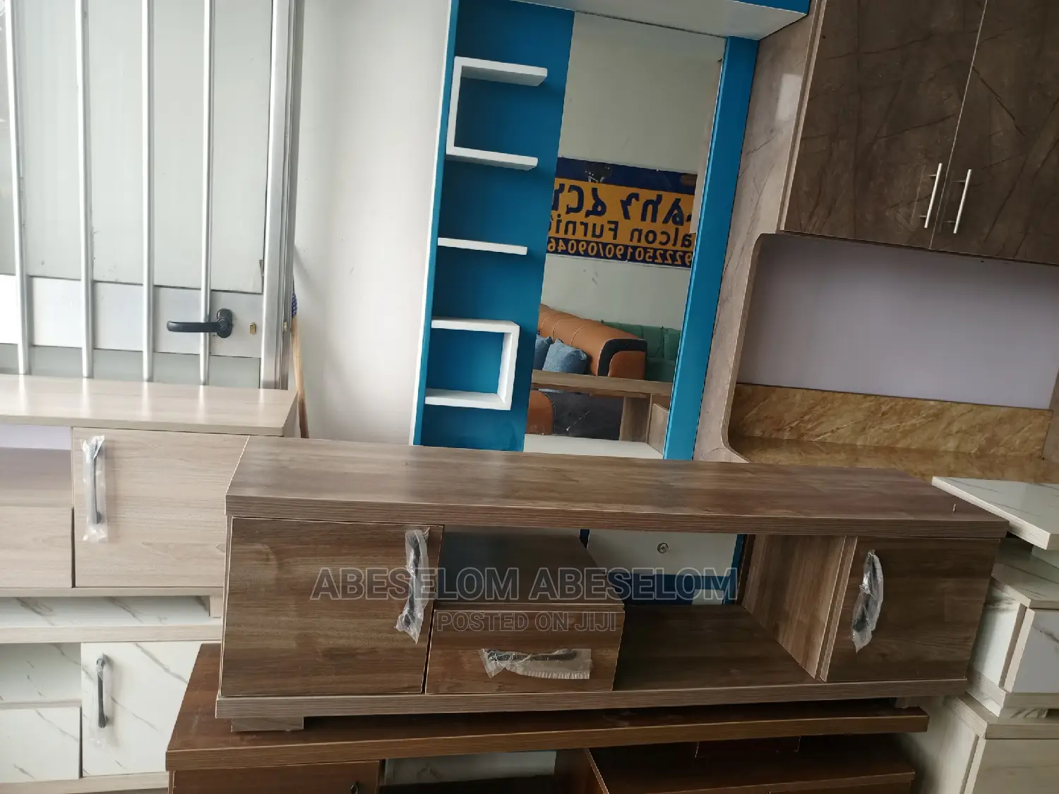 1,50 Cm ላምኔት ቲቪ እስታንድ