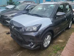 Photo - New Toyota Raize 2023 Gray