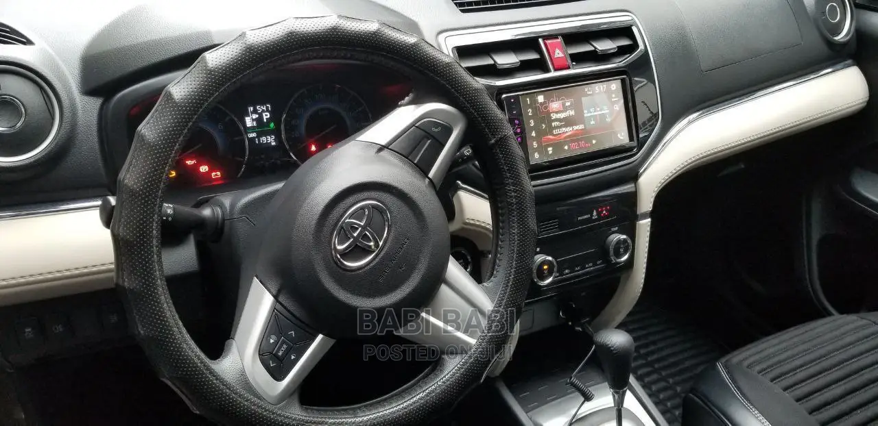 Toyota Rush 2022 Gray