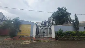 9bdrm House in Addis Abeba, Yeka for sale