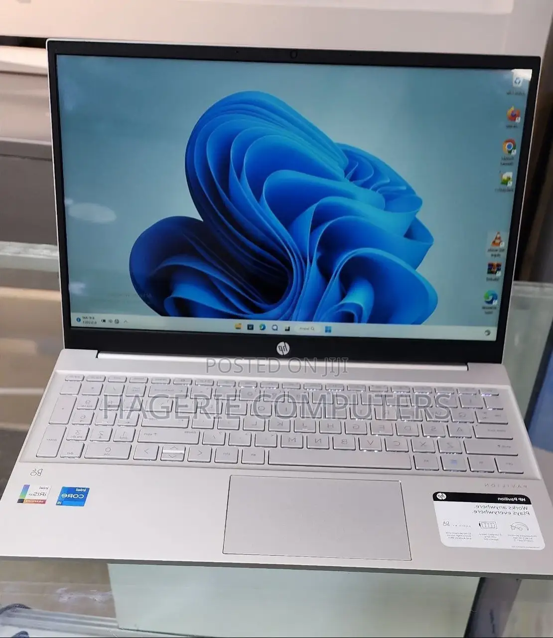 New Laptop HP Pavilion X2 10 12GB Intel Core I5 SSD 512GB