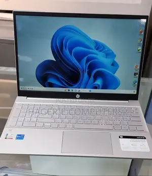 New Laptop HP Pavilion X2 10 12GB Intel Core I5 SSD 512GB