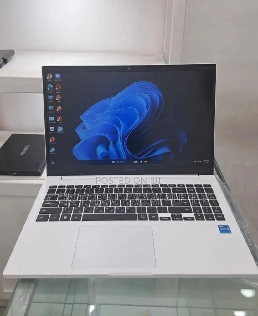 New Laptop Samsung Galaxy Book 2 8GB Intel Core I5 SSD 256GB