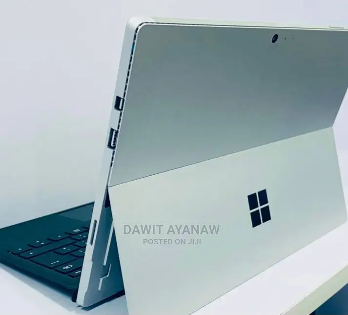 New Laptop Microsoft Surface 8GB Intel Core I5 SSD 256GB