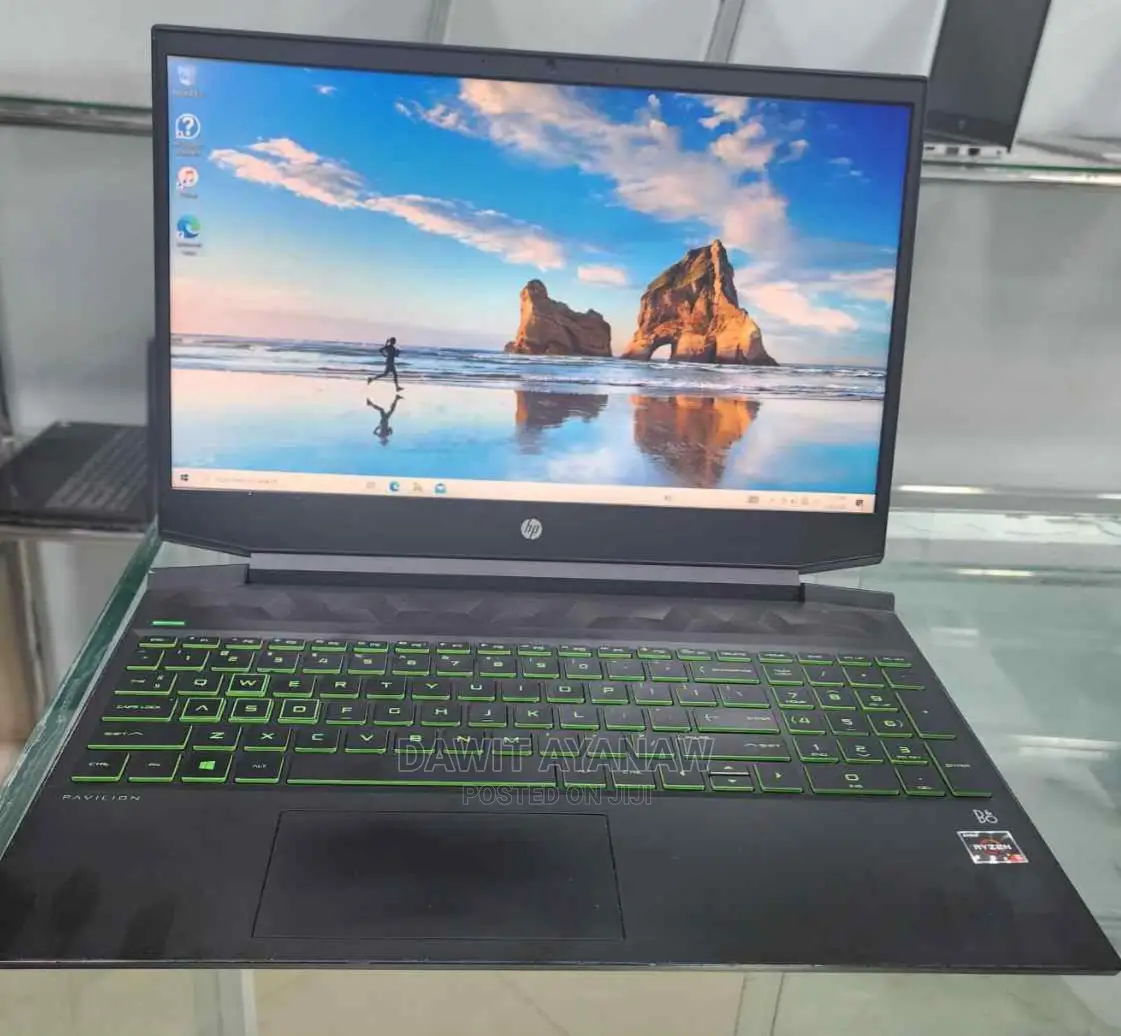 New Laptop 8GB AMD Ryzen 5 SSD 256GB