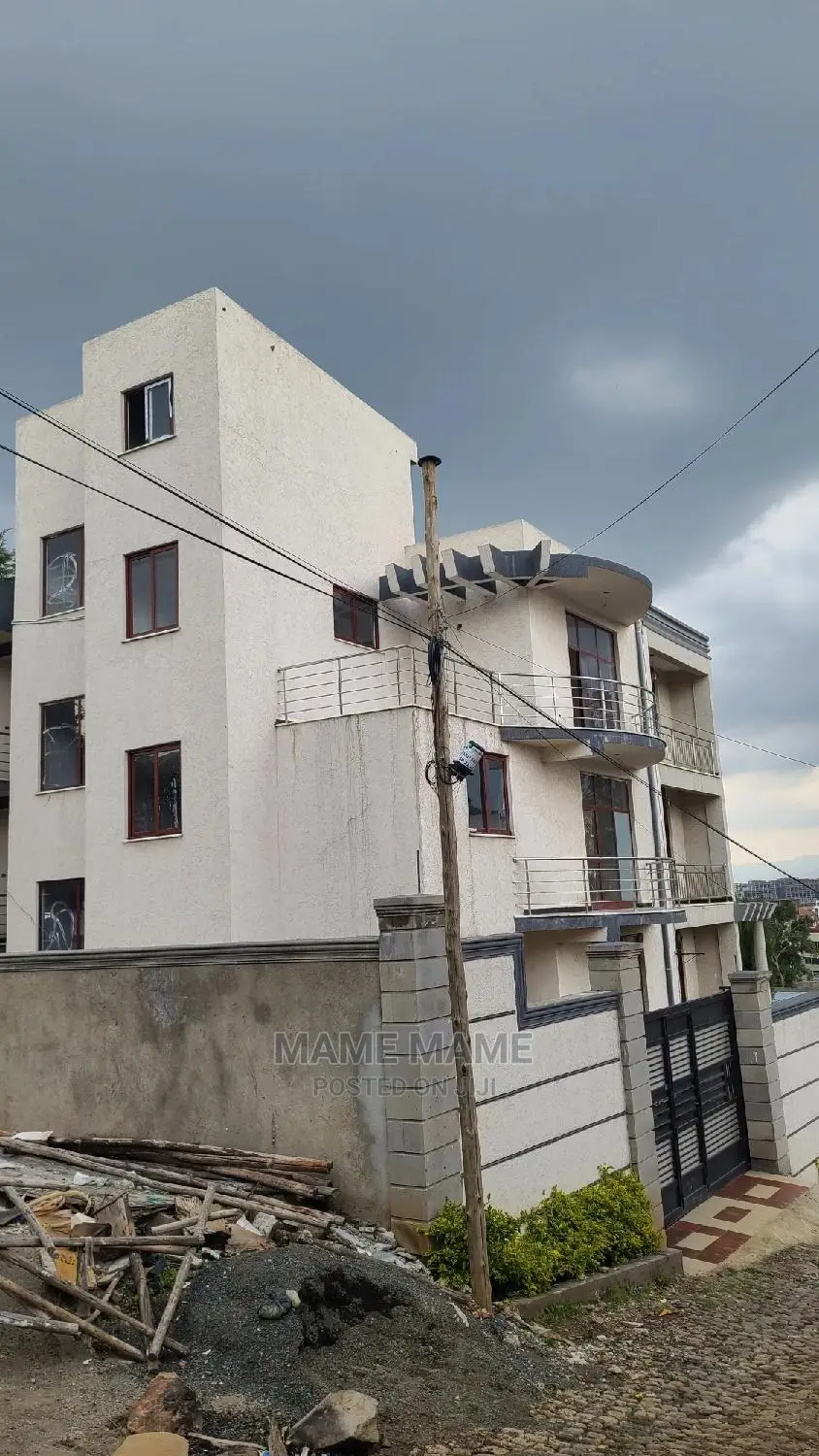 5bdrm House in Addis Abeba, Yeka for sale