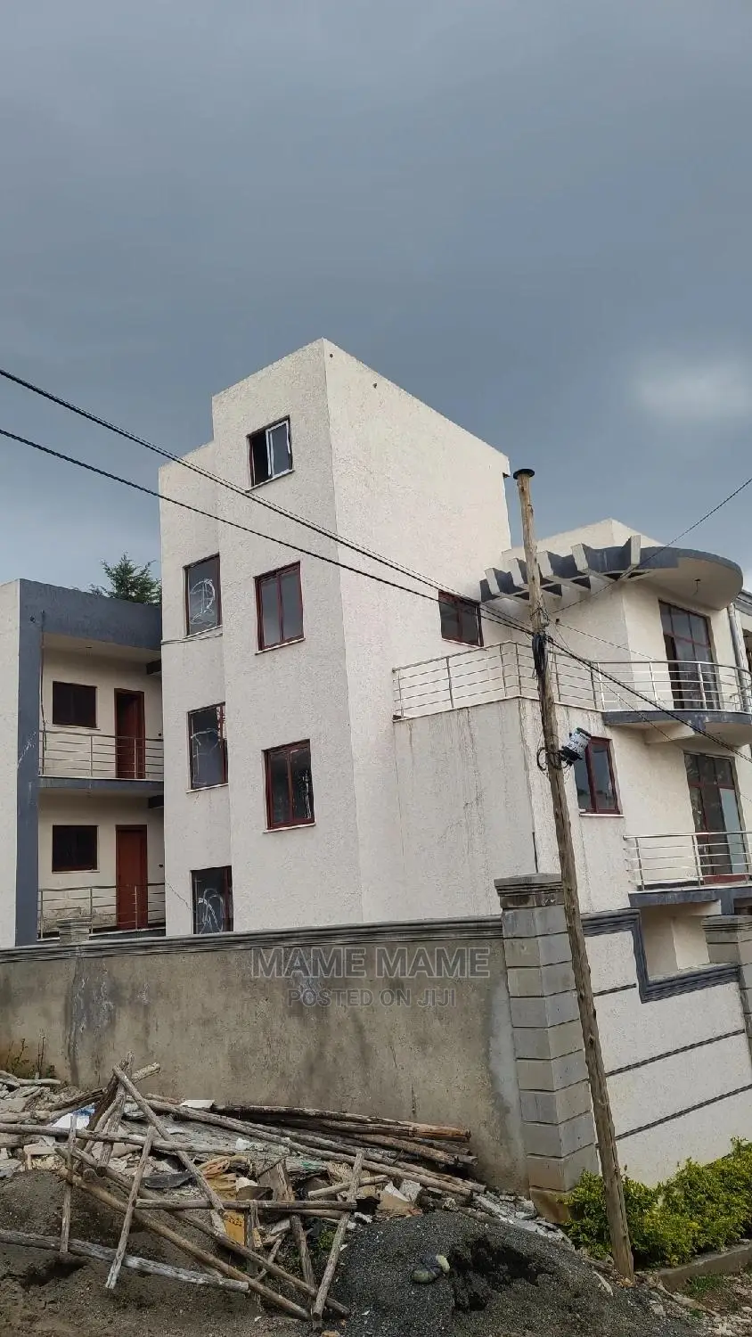 5bdrm House in Addis Abeba, Yeka for sale