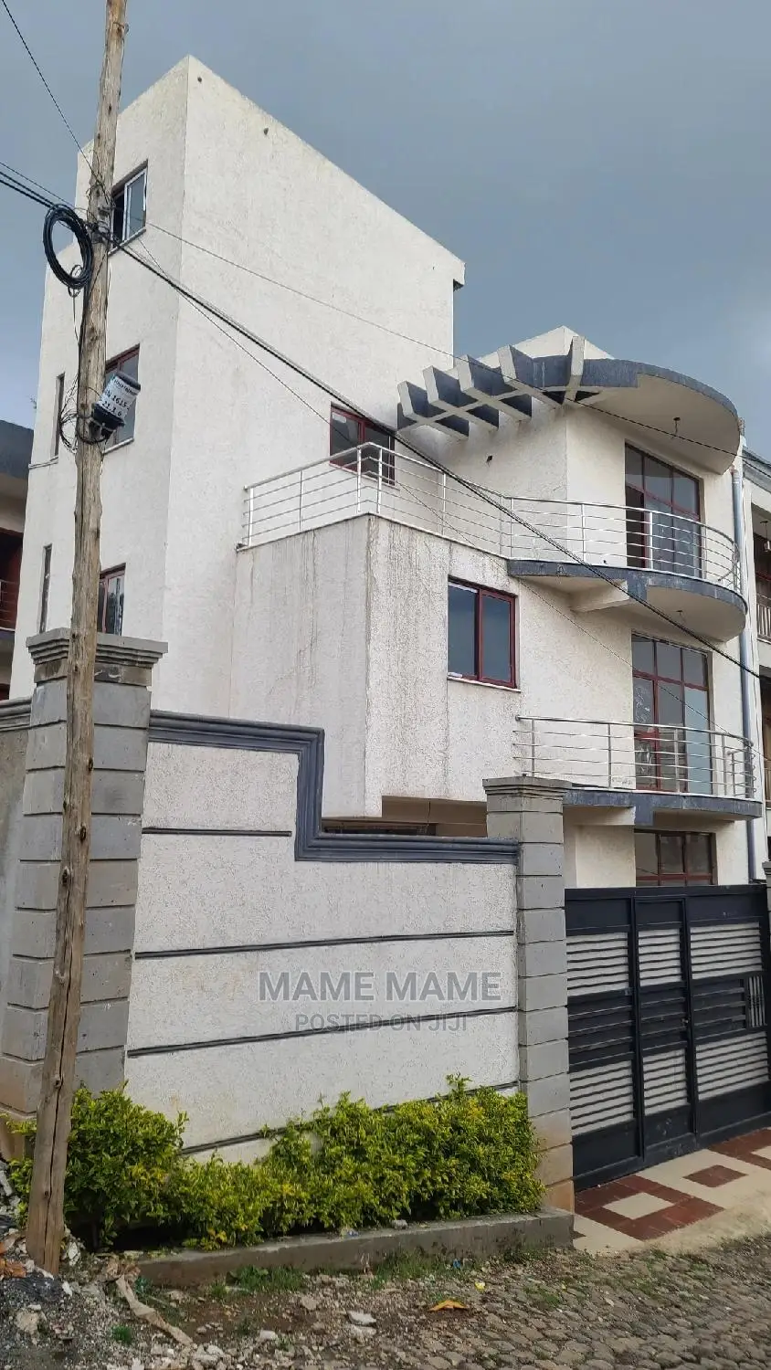 5bdrm House in Addis Abeba, Yeka for sale