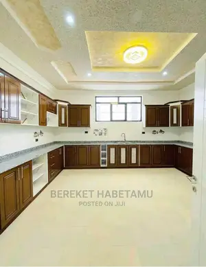 10bdrm House in ለቡ ላፍቶ, Nifas Silk-Lafto for sale