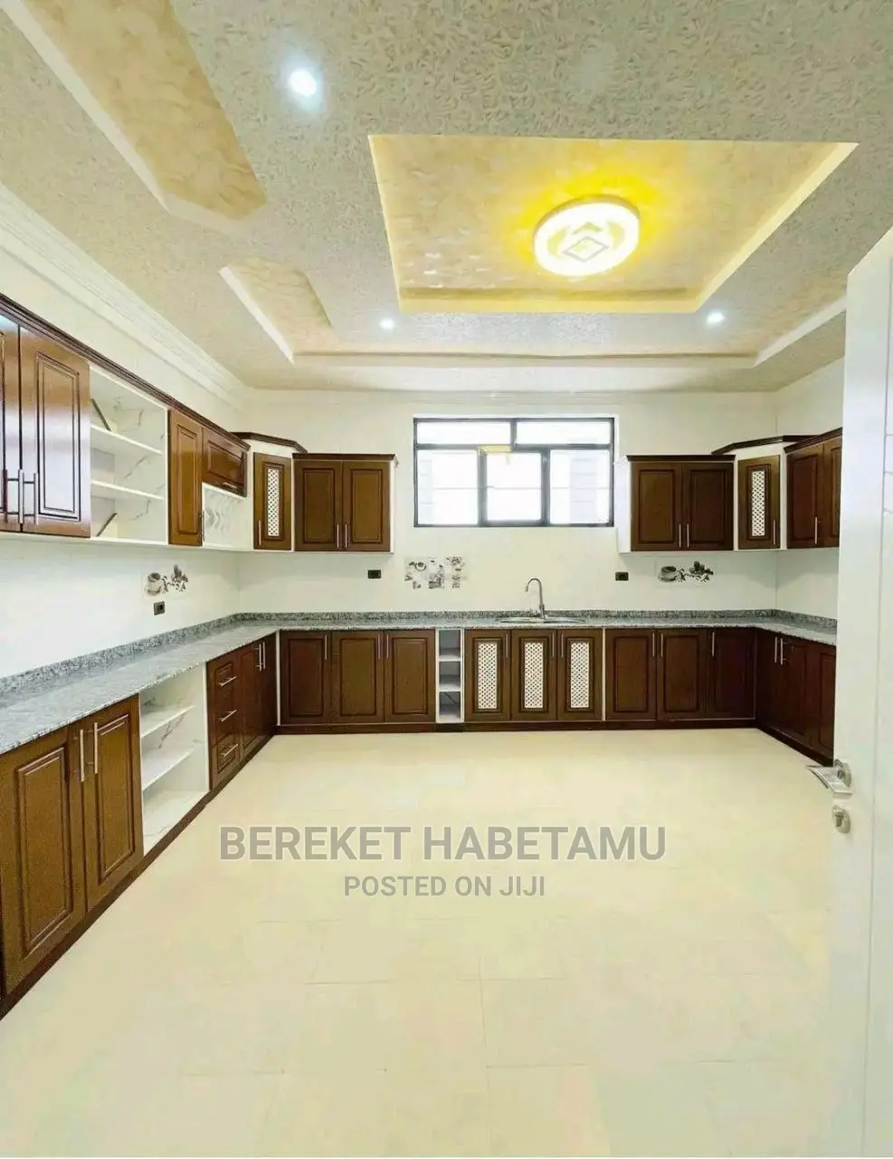 10bdrm House in ለቡ ላፍቶ, Nifas Silk-Lafto for sale