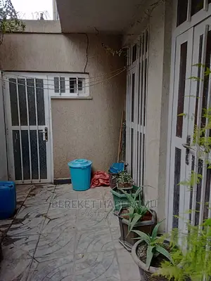 5bdrm House in ሀይሌ ጋርመንት, Nifas Silk-Lafto for sale