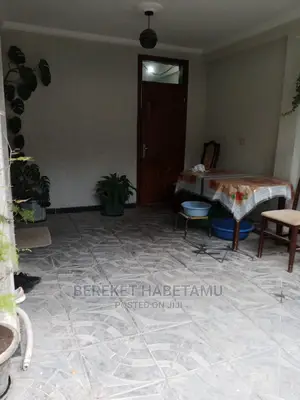 5bdrm House in ሀይሌ ጋርመንት, Nifas Silk-Lafto for sale