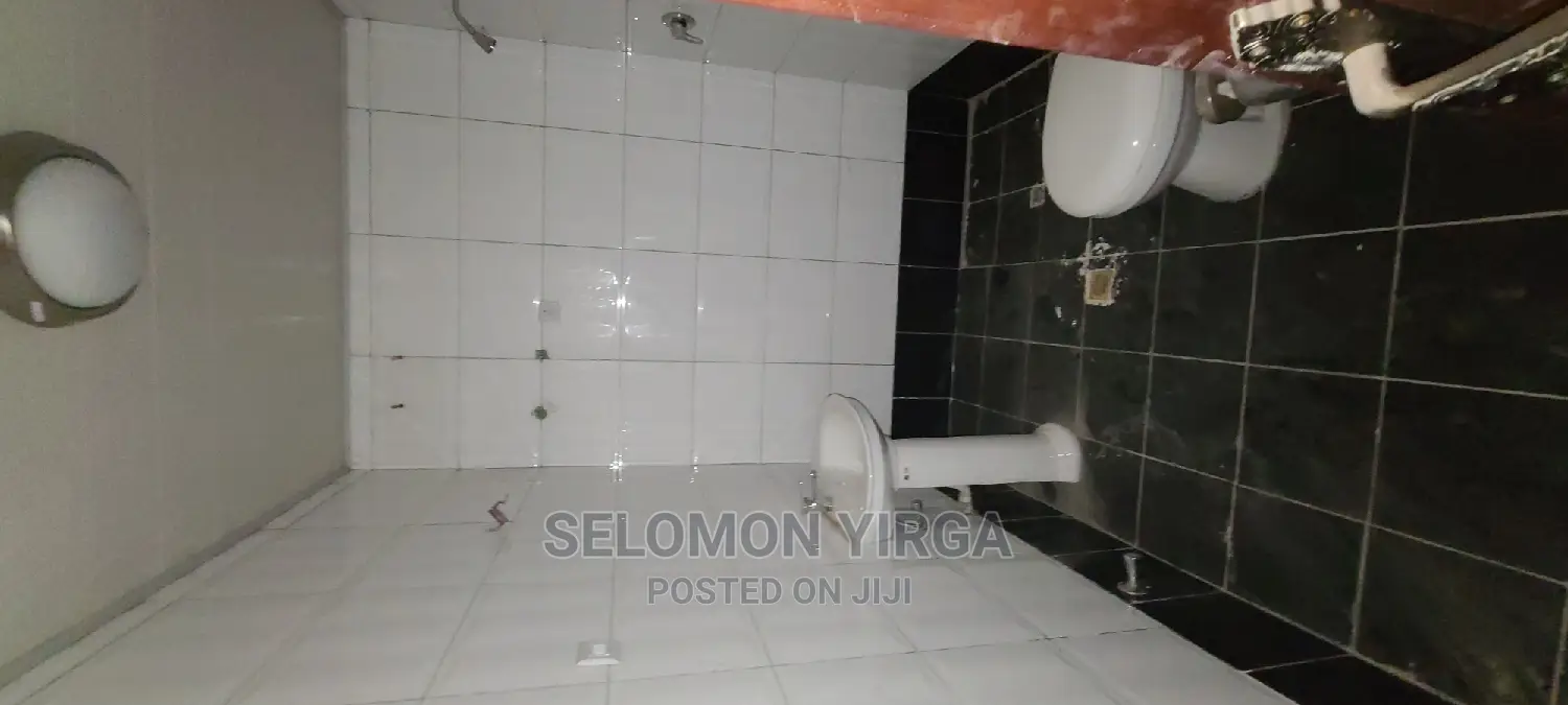 3bdrm Apartment in Addies Ababa, Kirkos for rent