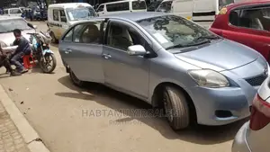 Toyota Yaris 2010 Blue