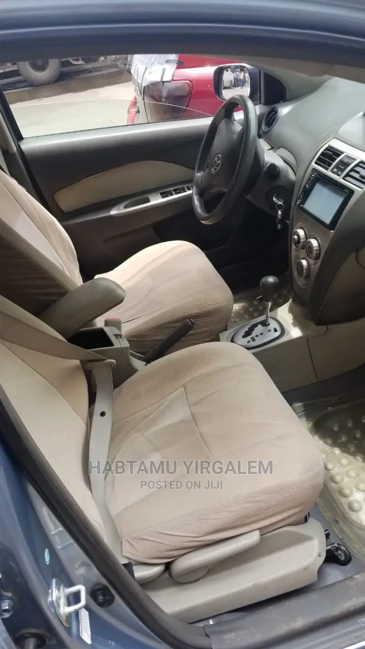 Toyota Yaris 2010 Blue