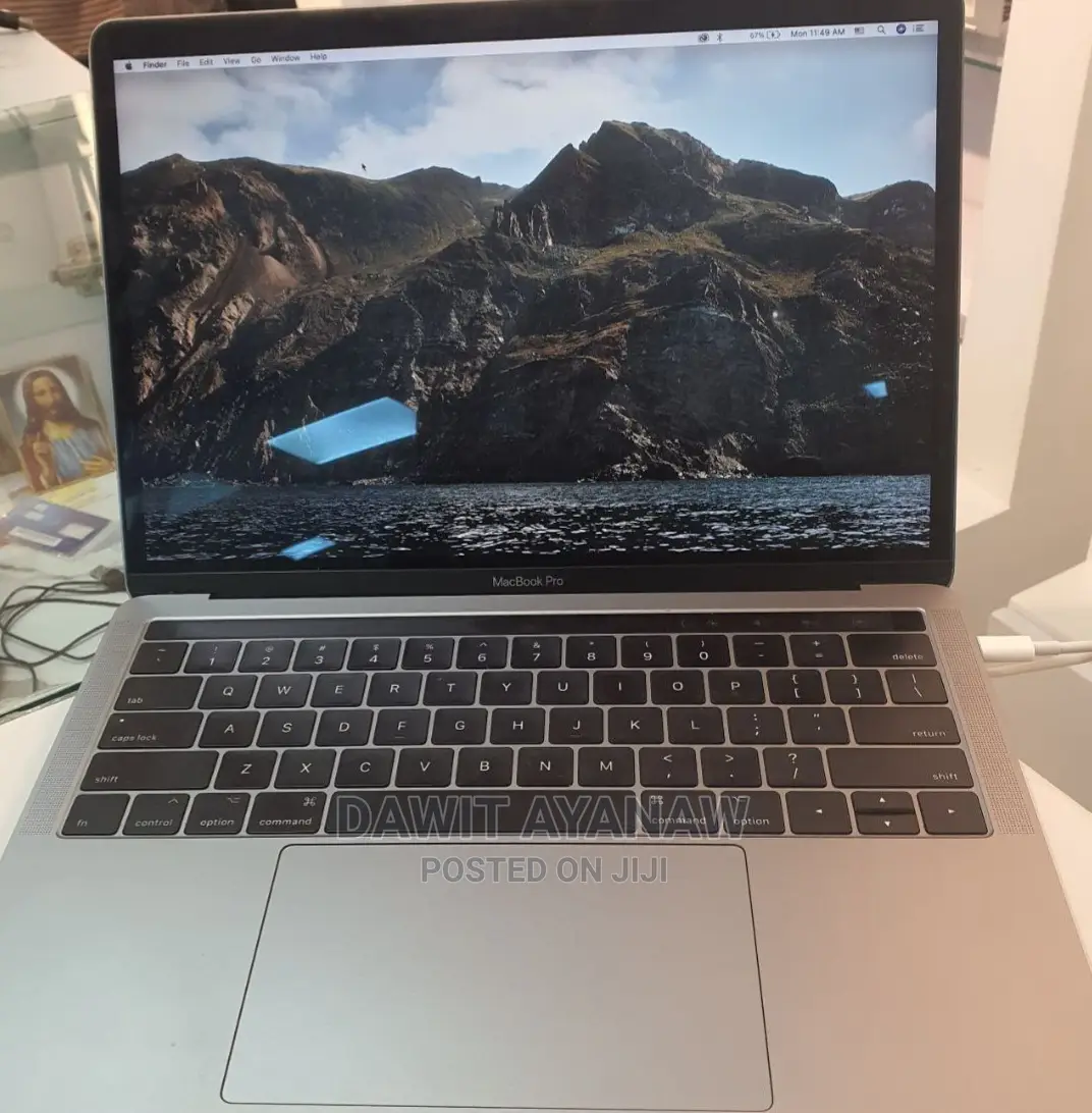 New Laptop Apple MacBook 2016 8GB Intel Core I5 SSD 256GB