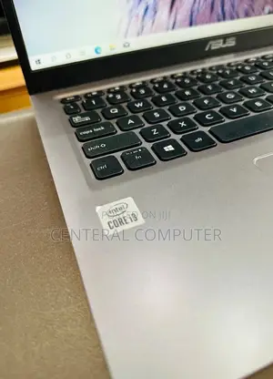 New Laptop Asus VivoBook S13 S330UN 8GB Intel Core I3 SSD 256GB