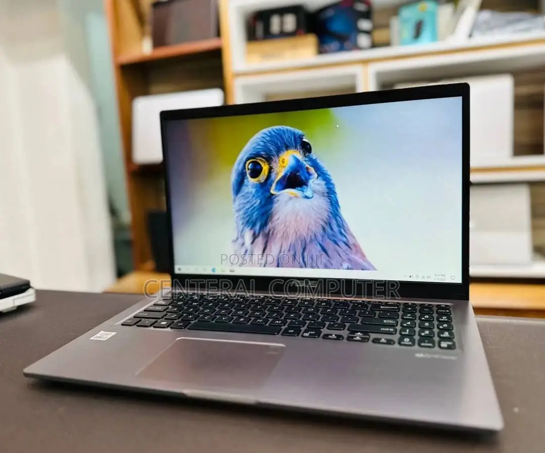 New Laptop Asus VivoBook S13 S330UN 8GB Intel Core I3 SSD 256GB