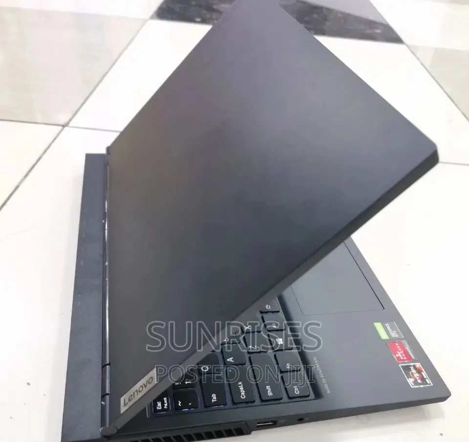 New Laptop Lenovo Legion 5 8GB AMD Ryzen 5 SSD 256GB