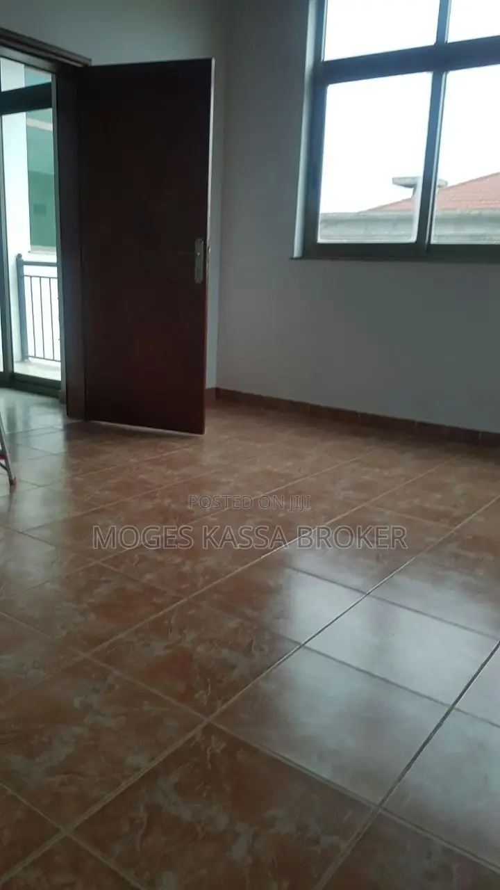 1bdrm Condo in ሰሚት ኮንደሚኒየም, Yeka for sale