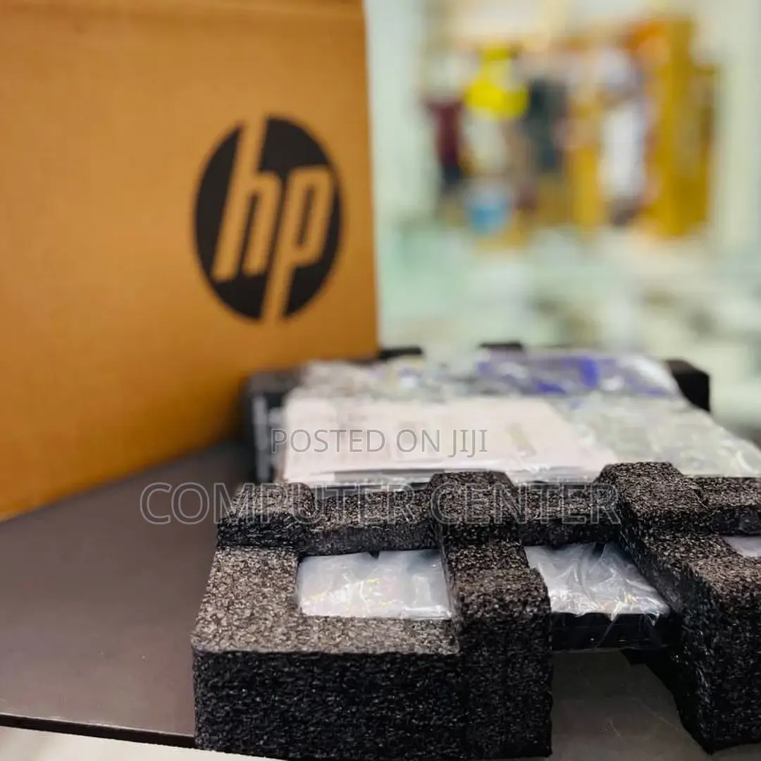 New Laptop HP Stream Notebook 8GB Intel Core I5 HDD 1T